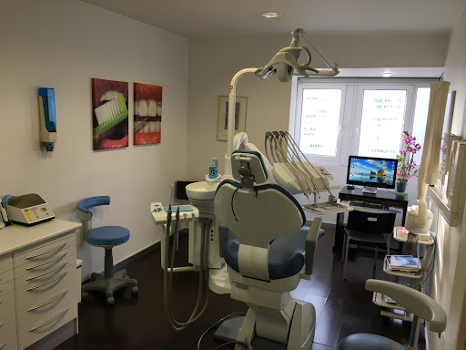 Clinica Dental Monterroso logo