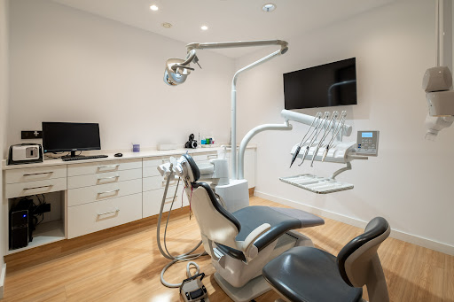 Clinica Dental Fluor logo