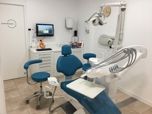 Clinica Dental Aiguafreda logo
