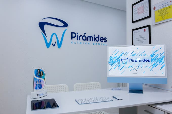 Clínica Dental Pirámides - Dr. Fernando Cárdenas