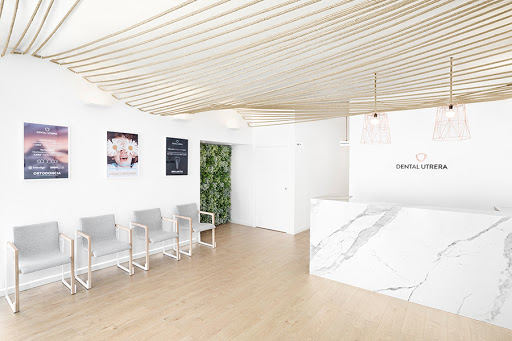 Clinica Dental Utrera logo