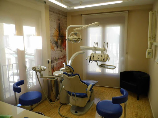Clinica Dental Ayora logo