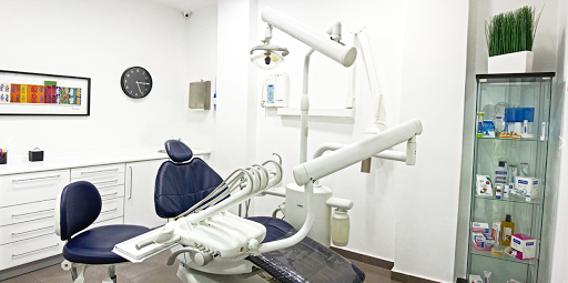 Clinica Dental Omera logo
